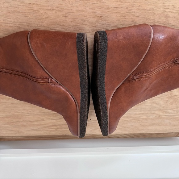 Zodiac brown ankle wedge boots size 10. - Picture 5 of 11